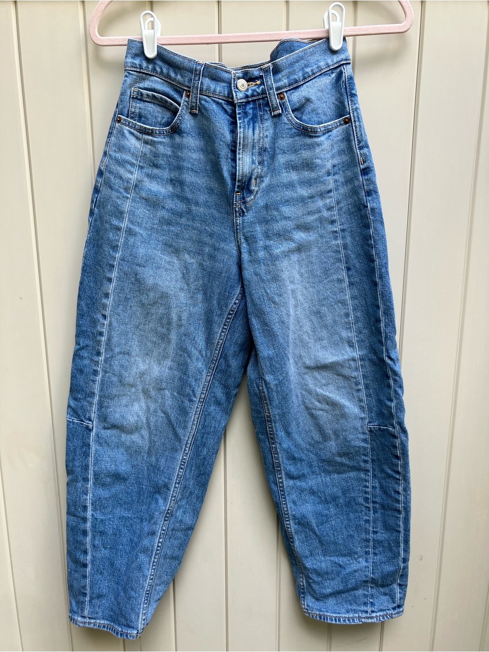 Old Navy High Rise Barrell leg jeans sz 2 medium wash faded
